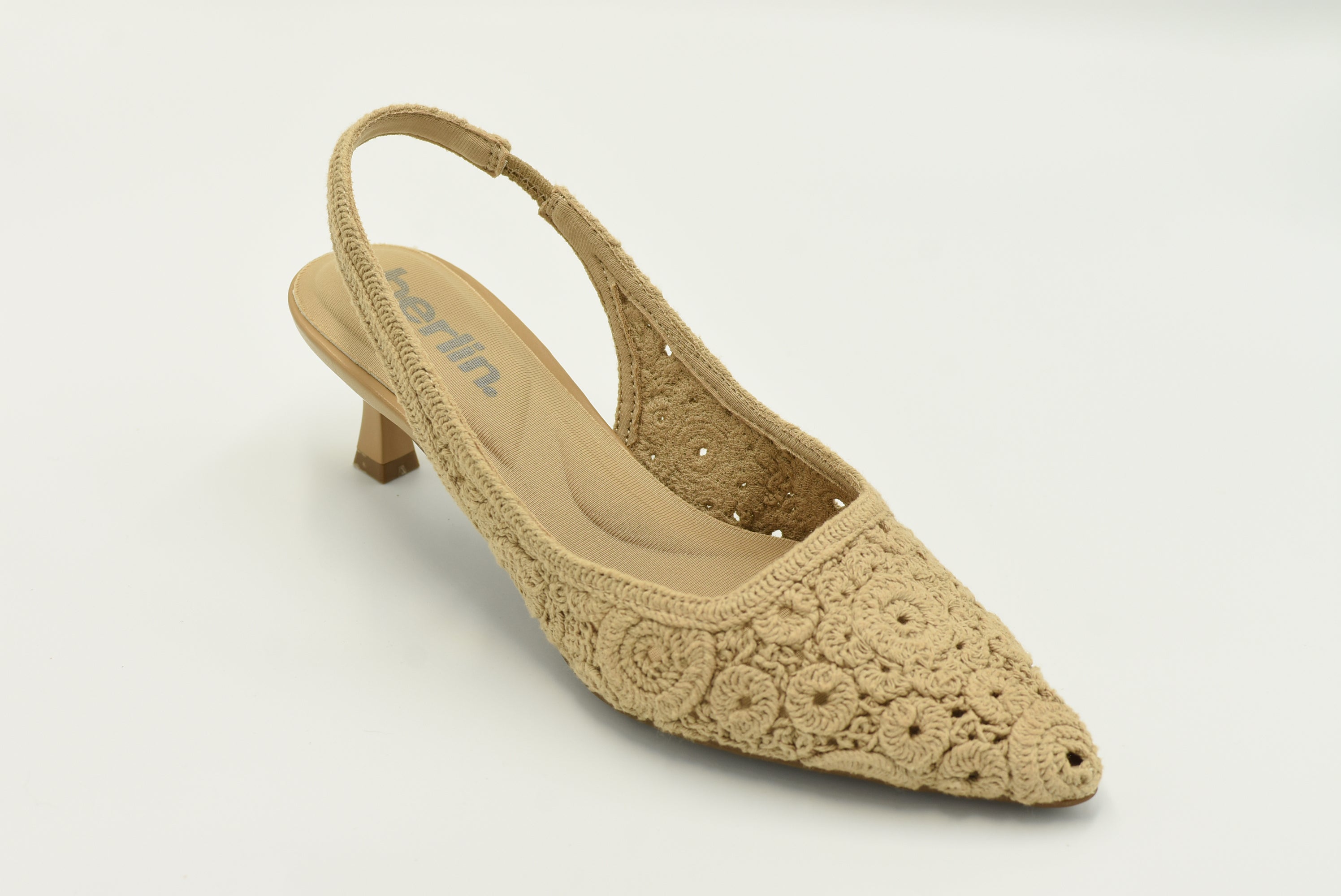 Comala Zapatilla Cerrado Chico Tela Beige