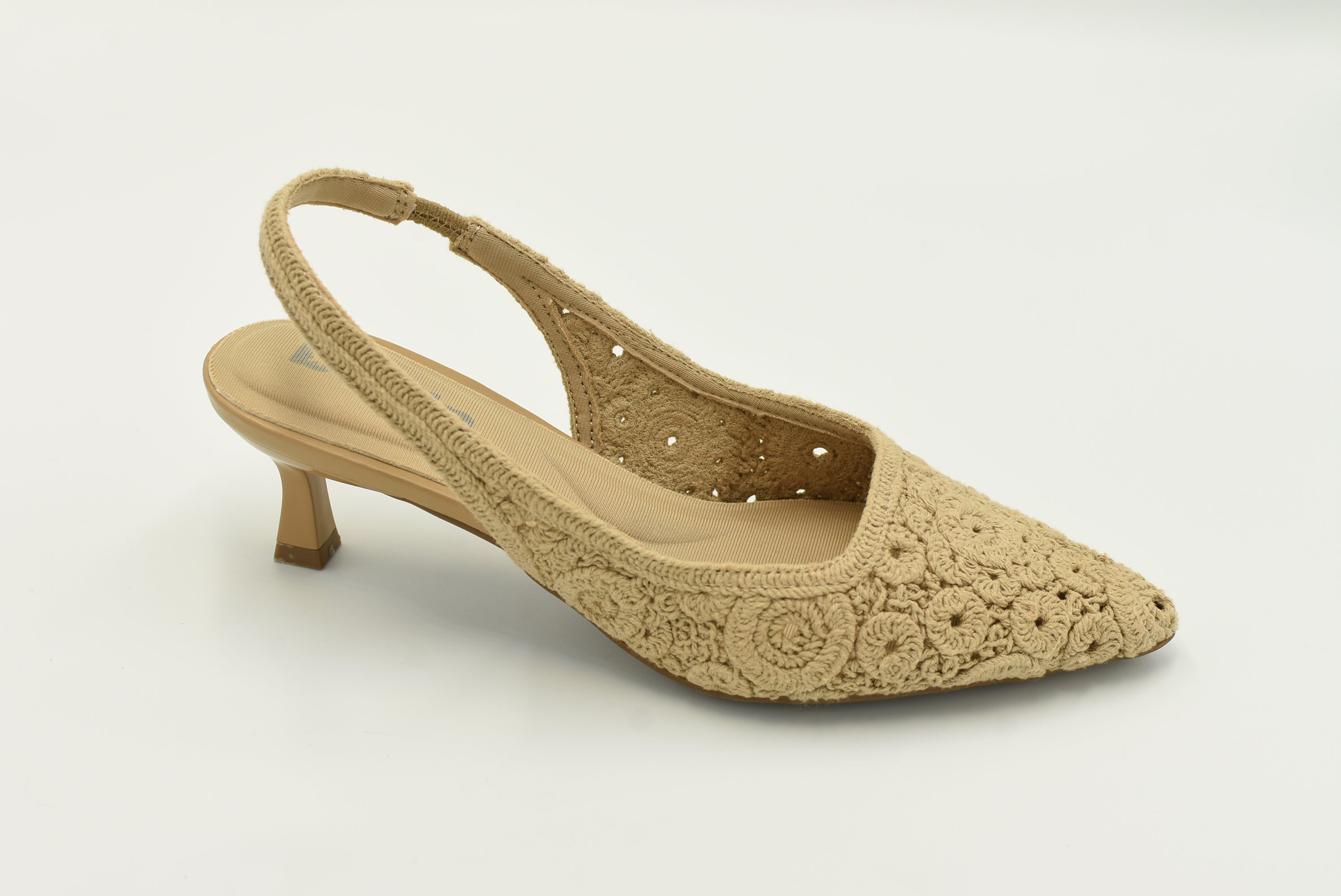 Comala Zapatilla Cerrado Chico Tela Beige